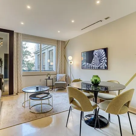 Διαμέρισμα Montaigne Executive *