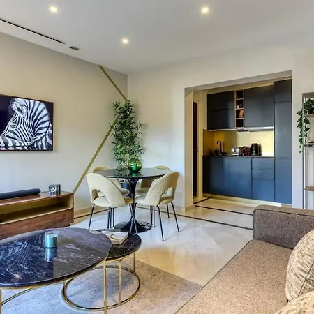 Montaigne Executive *