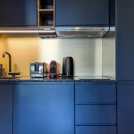 Montaigne Executive * Παρίσι