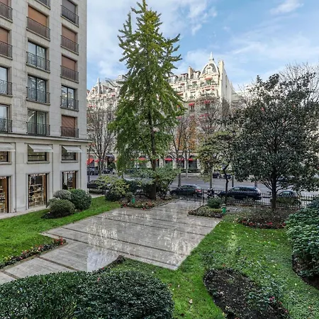 Montaigne Executive شقة *