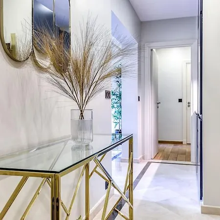 Montaigne Executive * Paris
