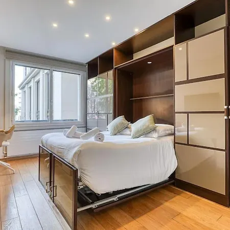 Montaigne Executive * París