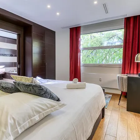Montaigne Executive Apartment Paris
