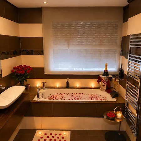 Montaigne Executive Apartment *
