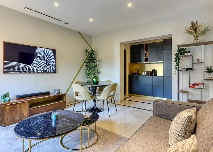 Montaigne Executive *