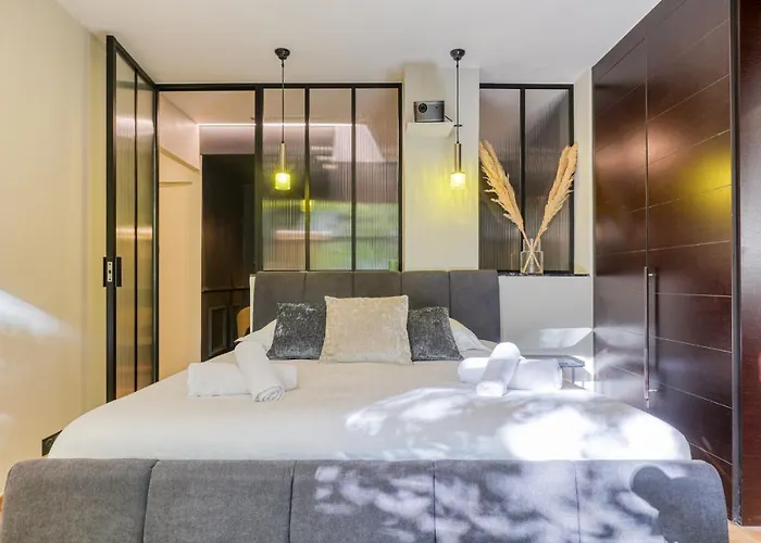 Montaigne Executive Apartman Párizs