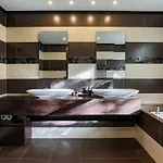 Montaigne Executive * Paris