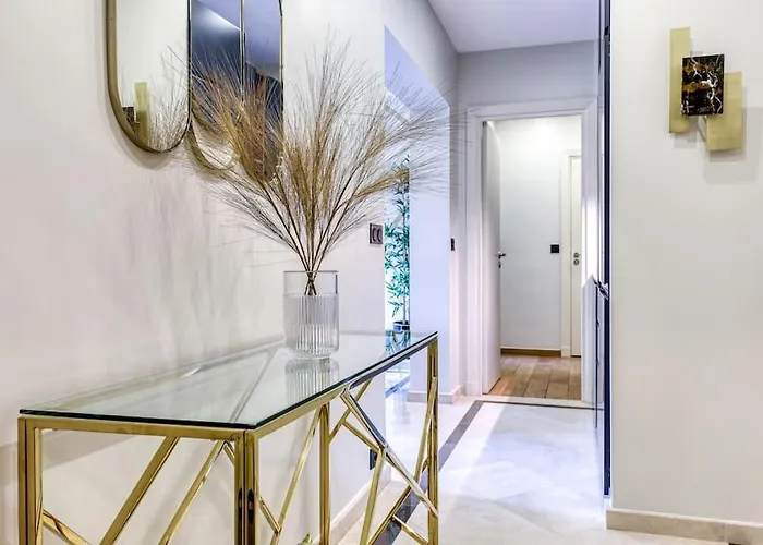 Montaigne Executive * Paris