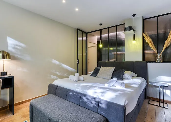 Montaigne Executive Apartamento *